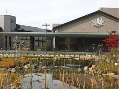 谷塚斎場 外観